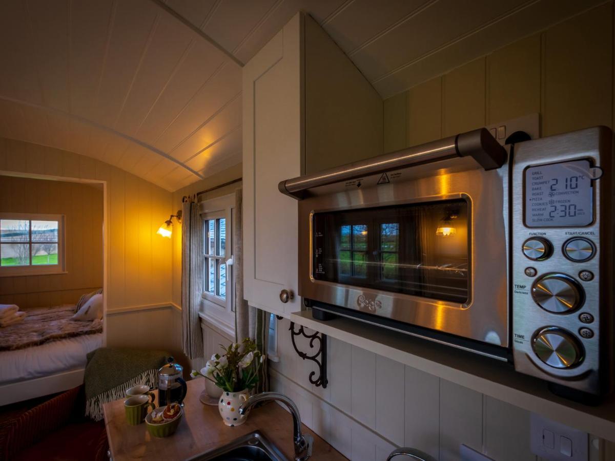 The Pleasant Hut At Mountpleasant Farm Villa Ulverston Exteriör bild
