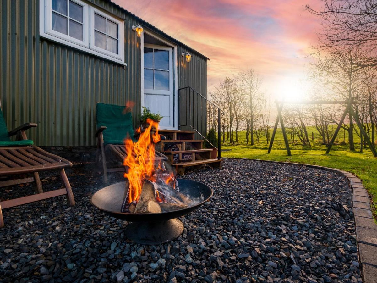 The Pleasant Hut At Mountpleasant Farm Villa Ulverston Exteriör bild