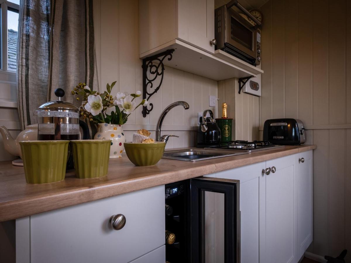 The Pleasant Hut At Mountpleasant Farm Villa Ulverston Exteriör bild